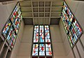 Kirchenfenster im Chorraum von Ernst Weiers