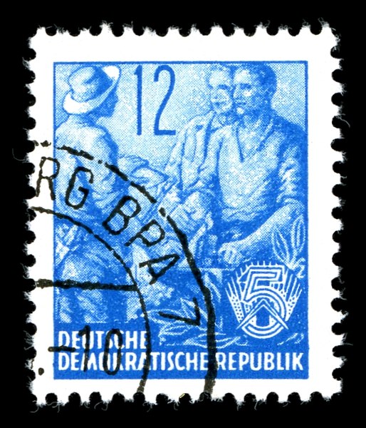 File:Stamps GDR, Fuenfjahrplan, 12 Pfennig, Offsetdruck 1953, 1957.jpg