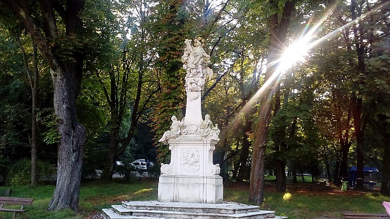 File:Statue svätý Ján Nepomucký in Marianka, 2016.jpg