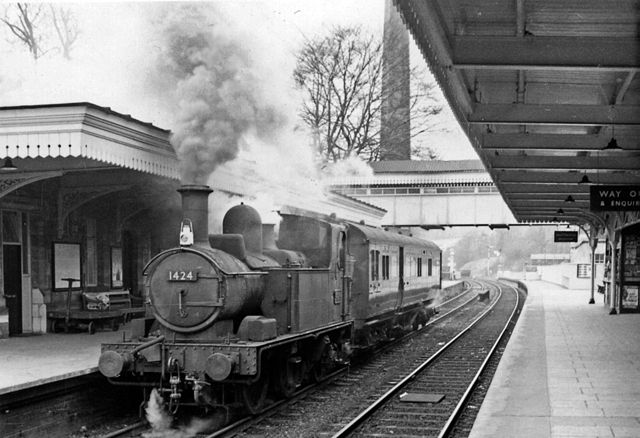 Chalford–Gloucester auto-train at Stroud station in 1962