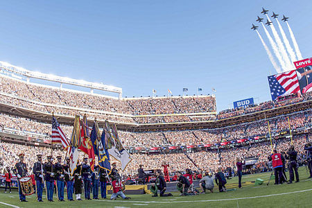 Tập_tin:Super_Bowl_50_Blue_Angels_flyover_150903-D-FW736-012.JPG