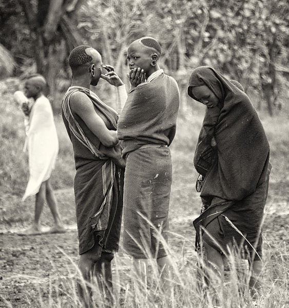 File:Surmi Women, Tulgit (13374531853).jpg