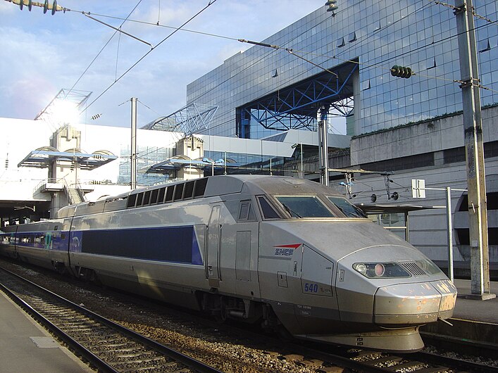 TGV train in Rennes station DSC08944.jpg