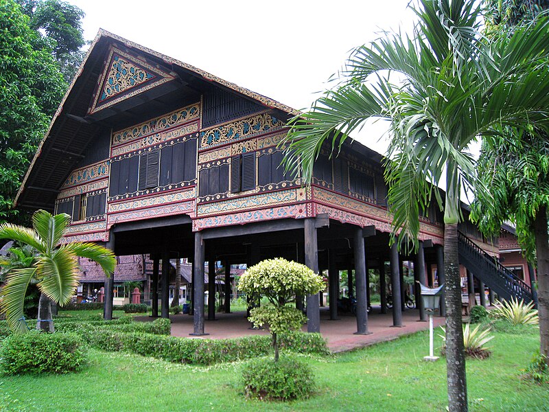 File:TMII Aceh House.jpg