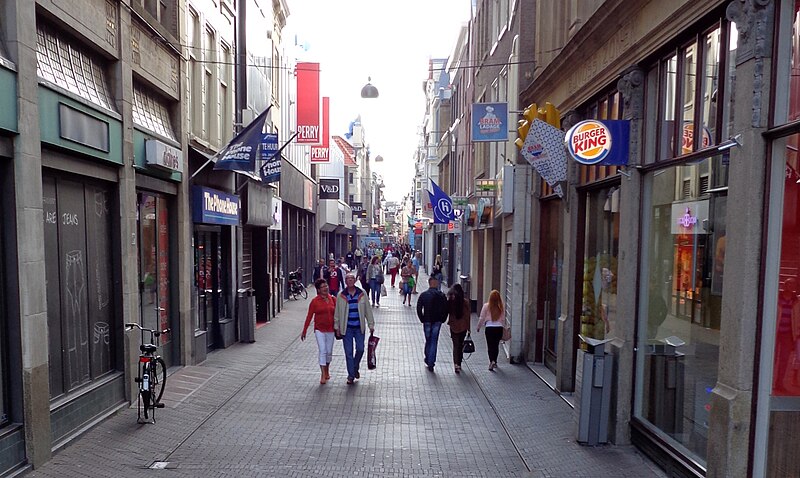 File:The Hague car-free city-centre 02.JPG