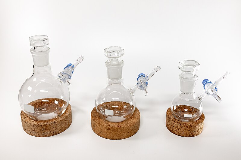 File:Three Schlenk flasks.jpg