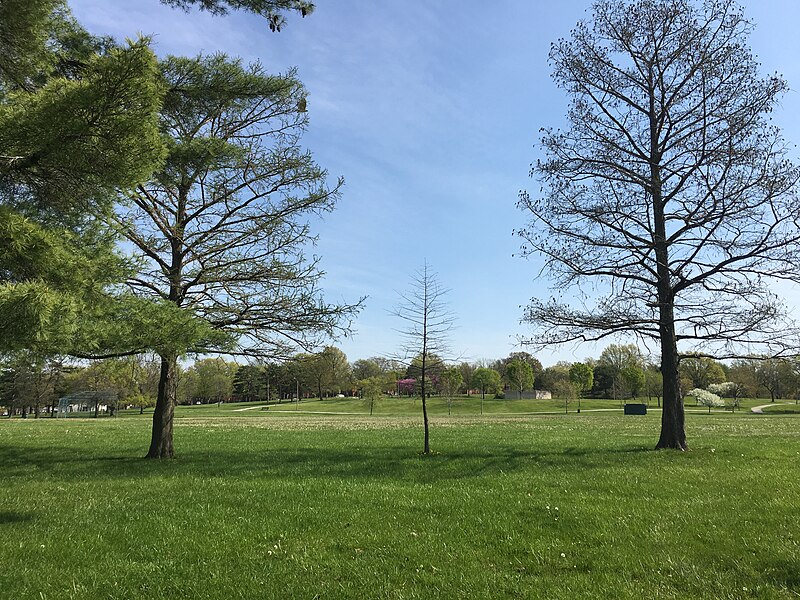 File:Tilles Park, Saint Louis, Missouri.jpg