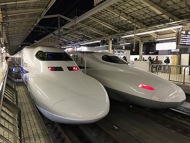 Two Shinkansen trains at Tokyo station