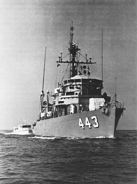 File:USS Fidelity (MSO-443) underway c1983.jpg