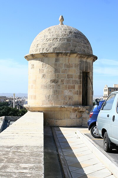 File:Valletta-watchtower-citygate-239.jpg