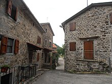 Il borgo con le case della famiglia Comandi