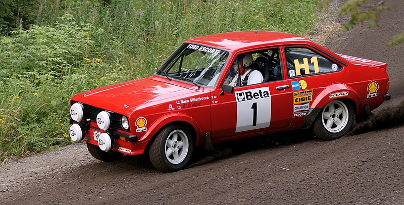 File:Vanhojen ralliautojen näytösajo Suomen rallissa 2010 - 6.jpg