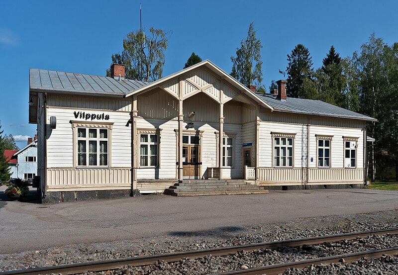 File:Vilppula railway station 20190806.jpg