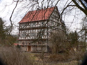 Schwarzenhasel moated castle (01) .jpg