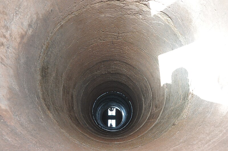 File:Well.handdug.cased.mali.jpg