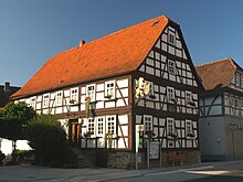 „Gasthaus Löwe“ (vor 1938 Wirtshaus „Zum goldenen Stern“) in Weichaus, das Geburtshaus von Carl Bantzer