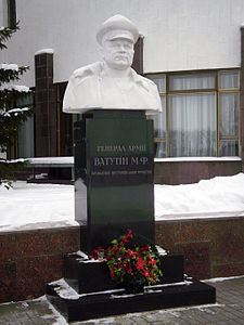 Памятник в музее освобождения Киева, в с. Новые Петровцы