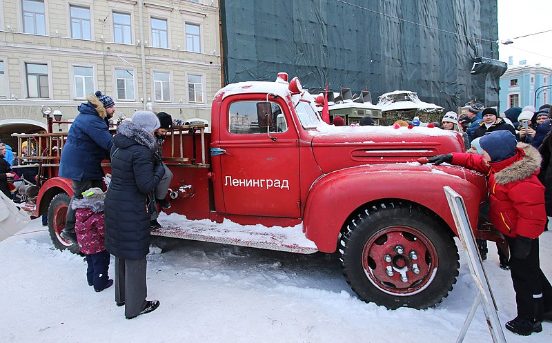 File:Техника времён блокадного Ленинграда 2H1A2968WI.jpg