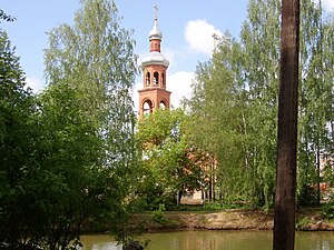 Церковь (вид с зоопарка), Медведево, Марий Эл.jpg