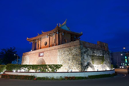 South Gate of Hengchun Ancient City Photograph: 李順發 (Li, Shun-fa)