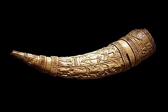 Olifant en ivoire (circa. 1200, Italie)[8].