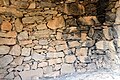 Interior de una barraca de piedra en el camino de Sesga, Ademuz (Valencia), con detalle del sistema constructivo.