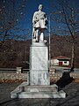 Паметник на Вангел Георгиев на входа на Сребрени