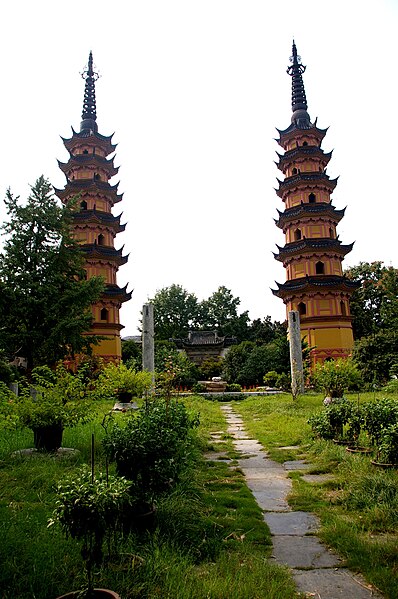 File:20090905 Suzhou Twin Pagodas 4343.jpg