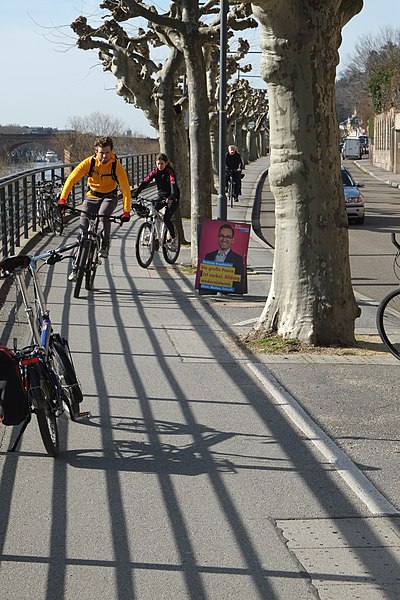 File:24gegenverkehr.jpg