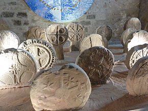 254 Lodève Musée Stèles discoïdales d'Usclas du Bosc 1.JPG