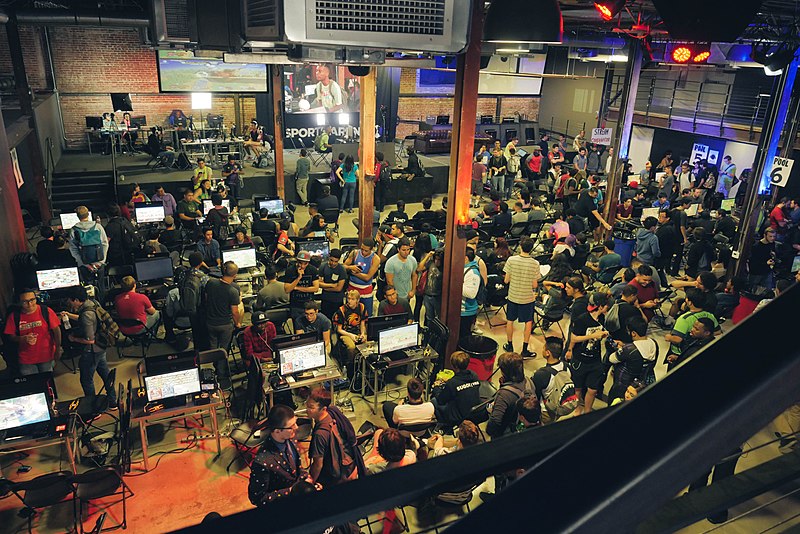 File:2GGC Greninja Saga Crowd Shot 2.jpg