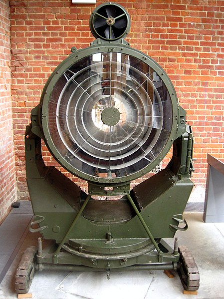 90 cm 'Projector Anti-Aircraft', displayed at Fort Nelson, Portsmouth.