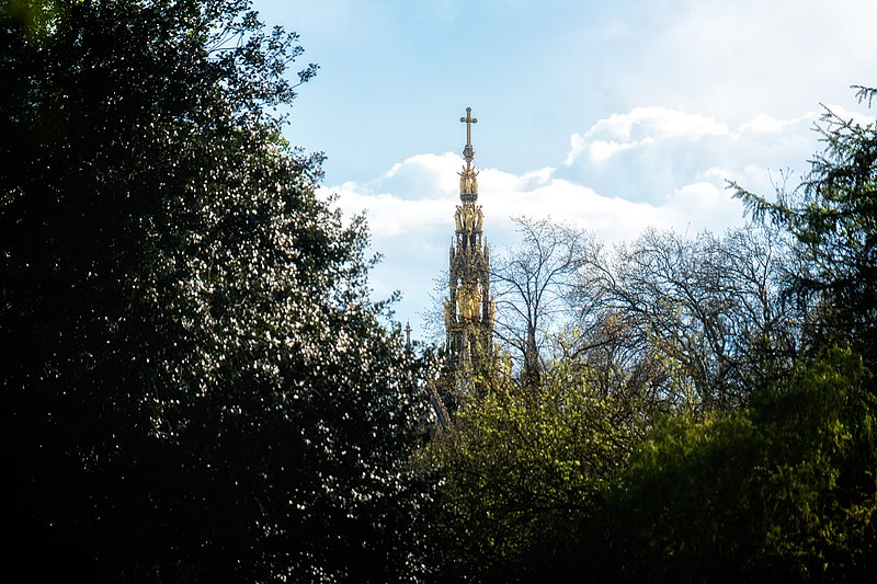 File:A Glimpse of Albert Memorial (27235941216).jpg