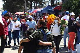 Abrazo en día de muertos.jpg