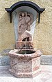 English: View to a fountain in Rattenberg (Tyrol). Deutsch: Brunnen in Rattenberg in Tirol.