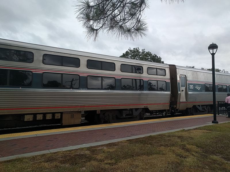 File:Amtrak Silver Meteor 98 at Winter Park Station (31207554640).jpg