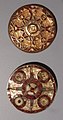 Англосаксонские дисковидные броши, 600—700 гг. Золото, стекло, гранат, раковины
