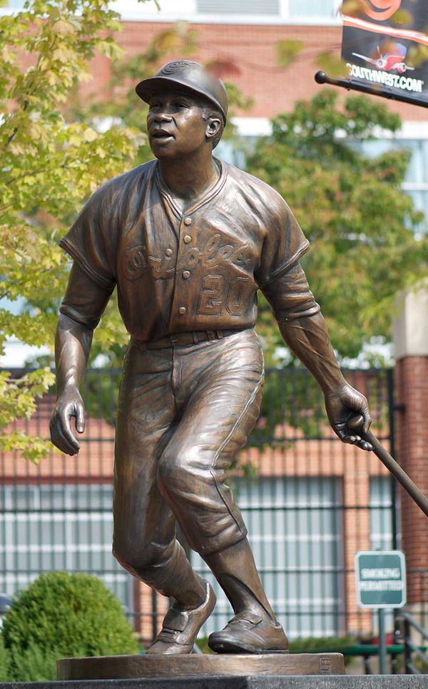 Frank Robinson statue by Antonio Tobias Mendez