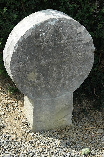 File:Arhansus Stèle (1).jpg