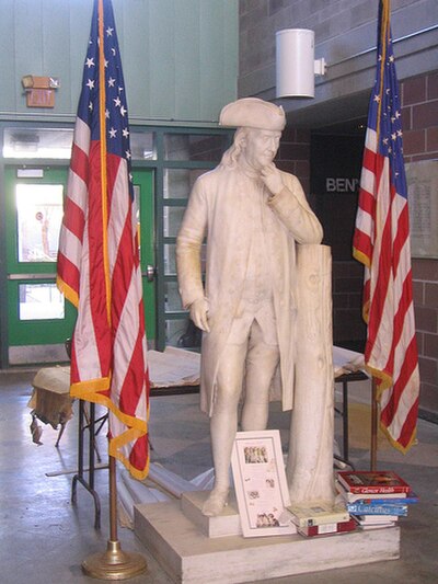 A marble statue of Benjamin Franklin stands in the atrium. The statue was commissioned in 1844 and has been with the school since 1959.