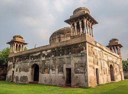 "Backside_View_of_Tomb.jpg" by User:Muh.Ashar