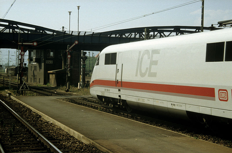 File:Bahnhof Freiburg 19.jpg