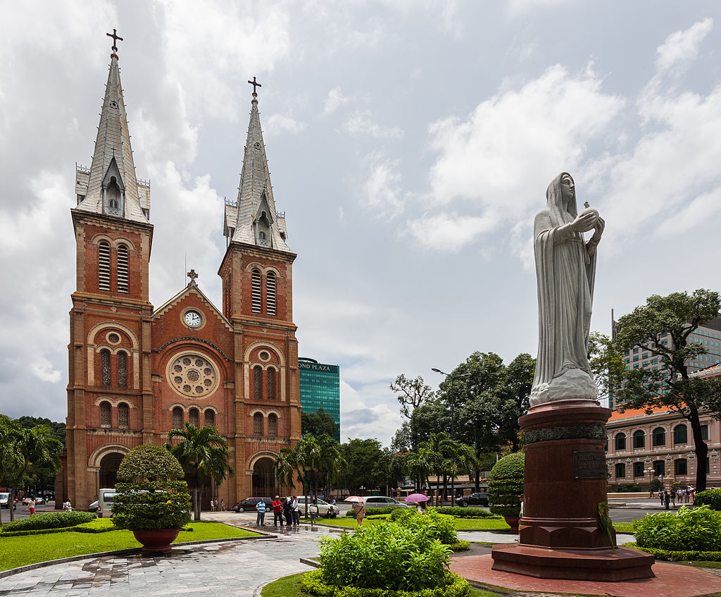 Basílica de Nuestra Señora, Ciudad Ho Chi Minh, Vietnam, 2013-08-14, DD 03