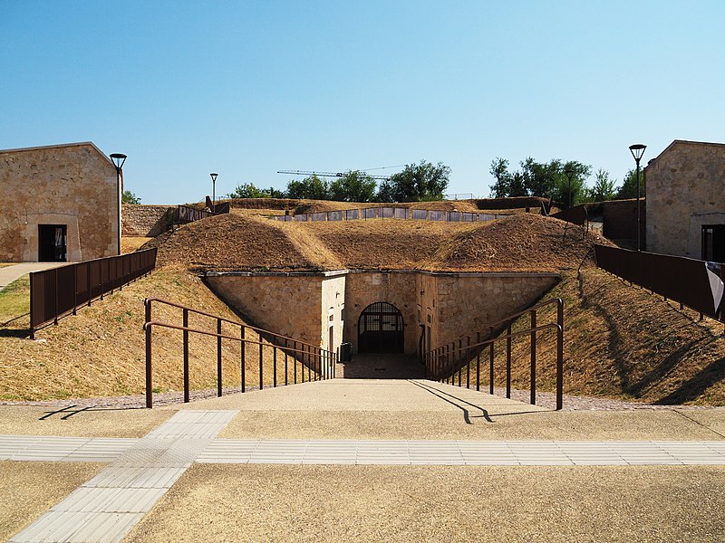 File:Bastione delle Maddalene - Verona.jpg