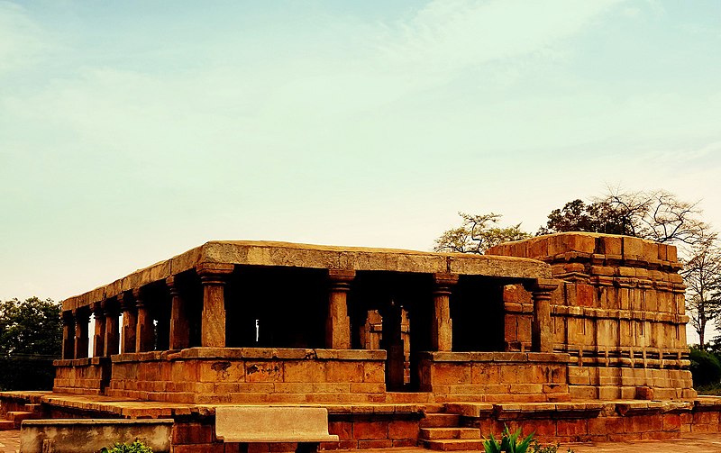 File:Bateesa Mahadev Temple.jpg