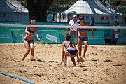 Deutsch: Beachvolleyball bei den Olympischen Jugendspielen 2018; Tag 8, 14. Oktober 2018; Mädchen, Achtelfinale – Mexiko-China 0:2 (15–21/16–21) English: Beach volleyball at the 2018 Summer Youth Olympics at 14 October 2018 – Girls Round of 16 – Mexico-China 0:2 (15–21/16–21)