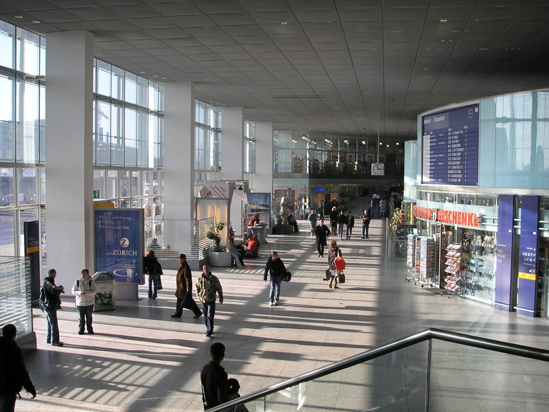 File:Berlin Ostbahnhof interior5.JPG