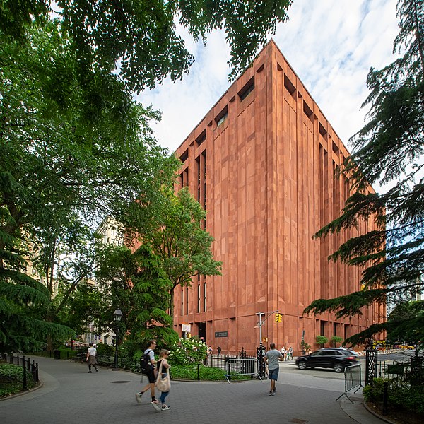 File:Bobst Library (48072704803).jpg