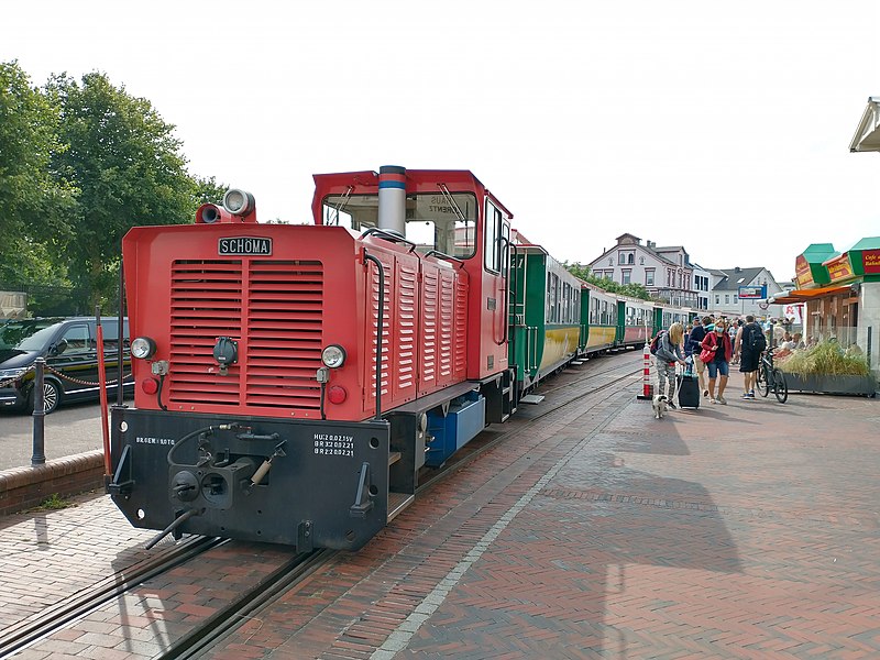 File:Borkum rail line (6).jpg