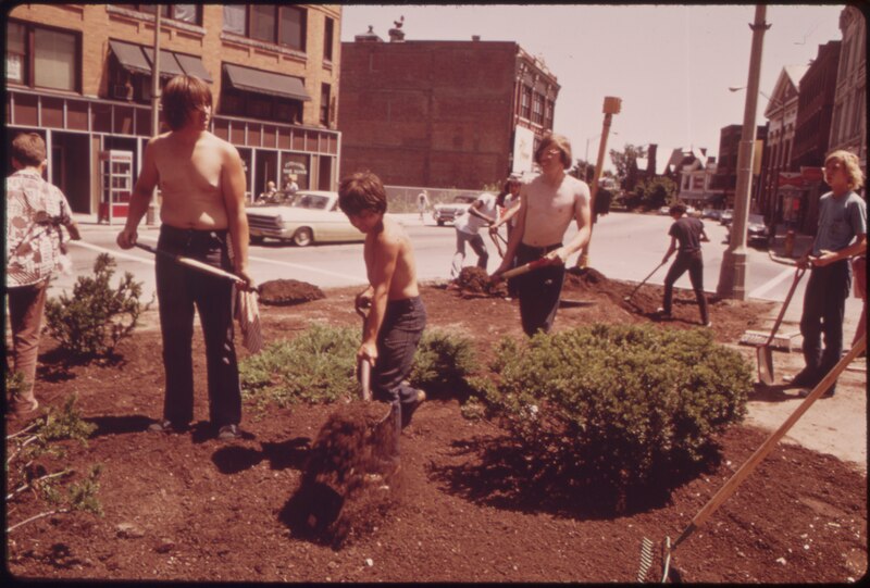 File:CONTINGENT FROM THE YOUTH OPPORTUNITIES CORPS BUILDS A POCKET PARK ON MAIN STREET - NARA - 553424.tif